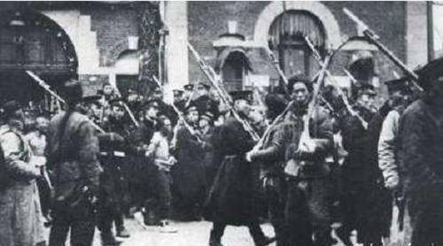 半夜叫你别回头